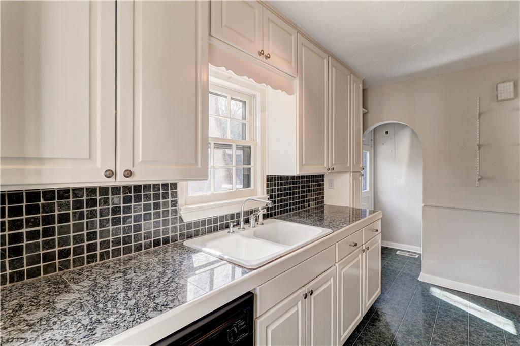 910 Northwest 37th Street - 908 property image