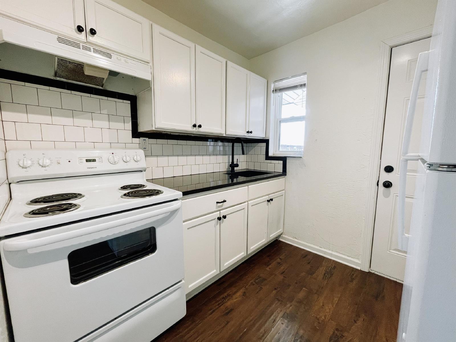 1714 N Lindsay Ave - 6 property image