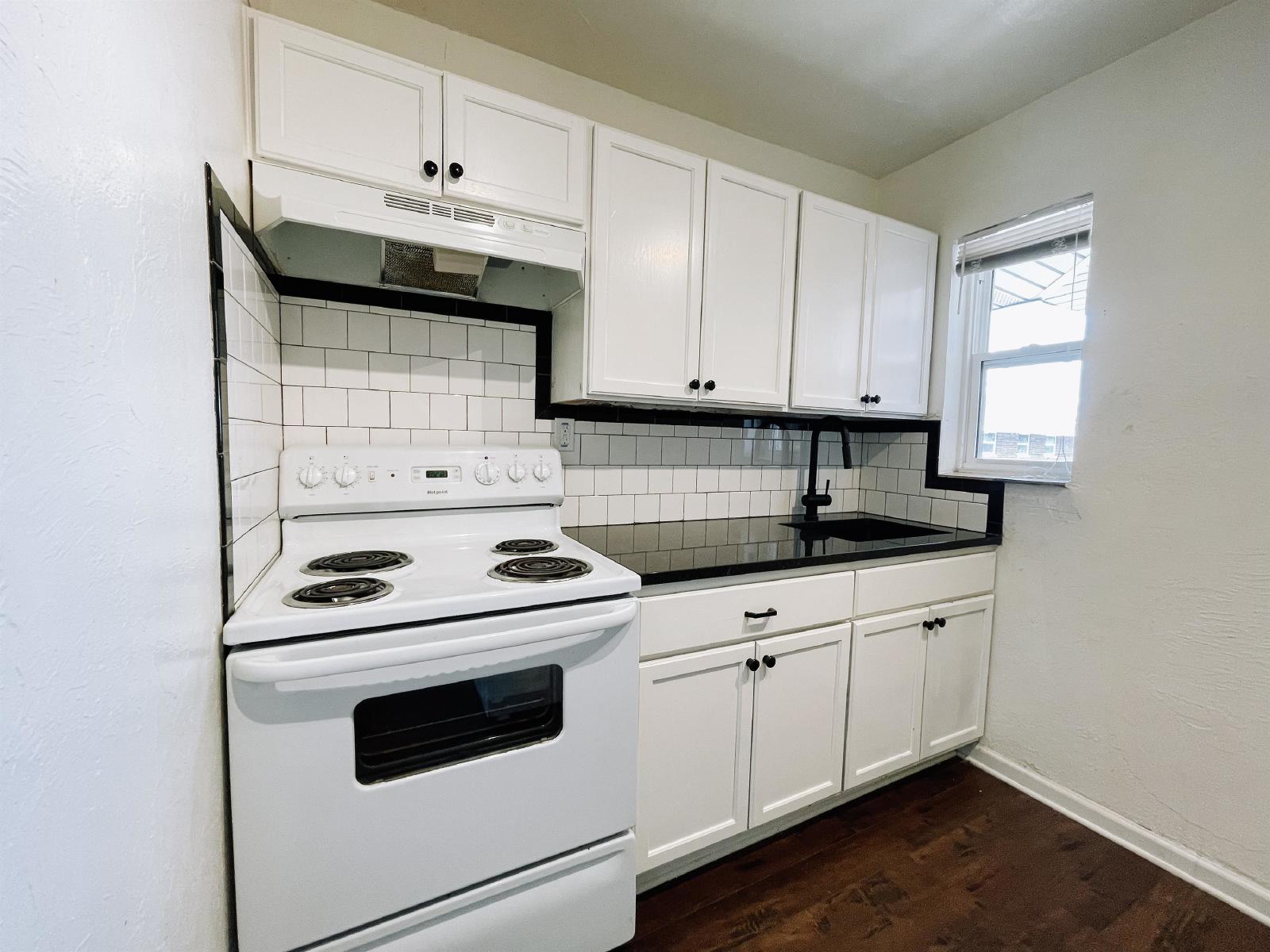 1714 N Lindsay Ave - 6 property image