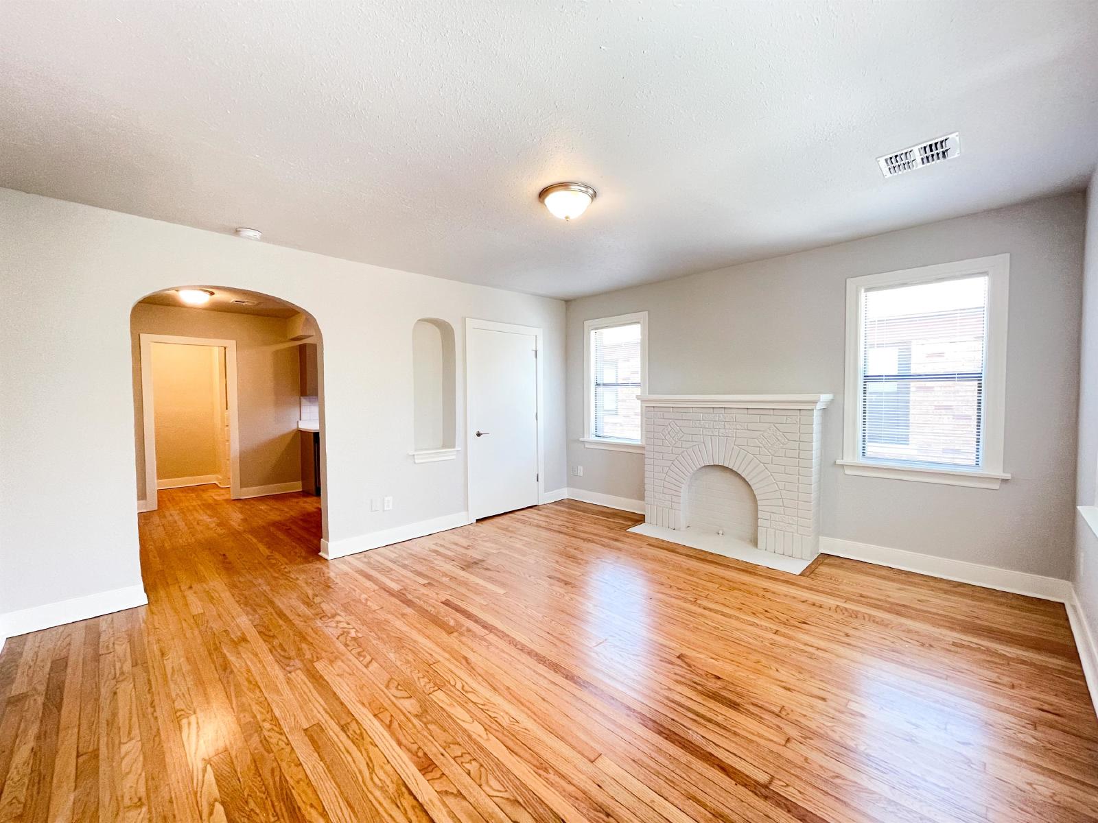 835 East Drive - 8 property image