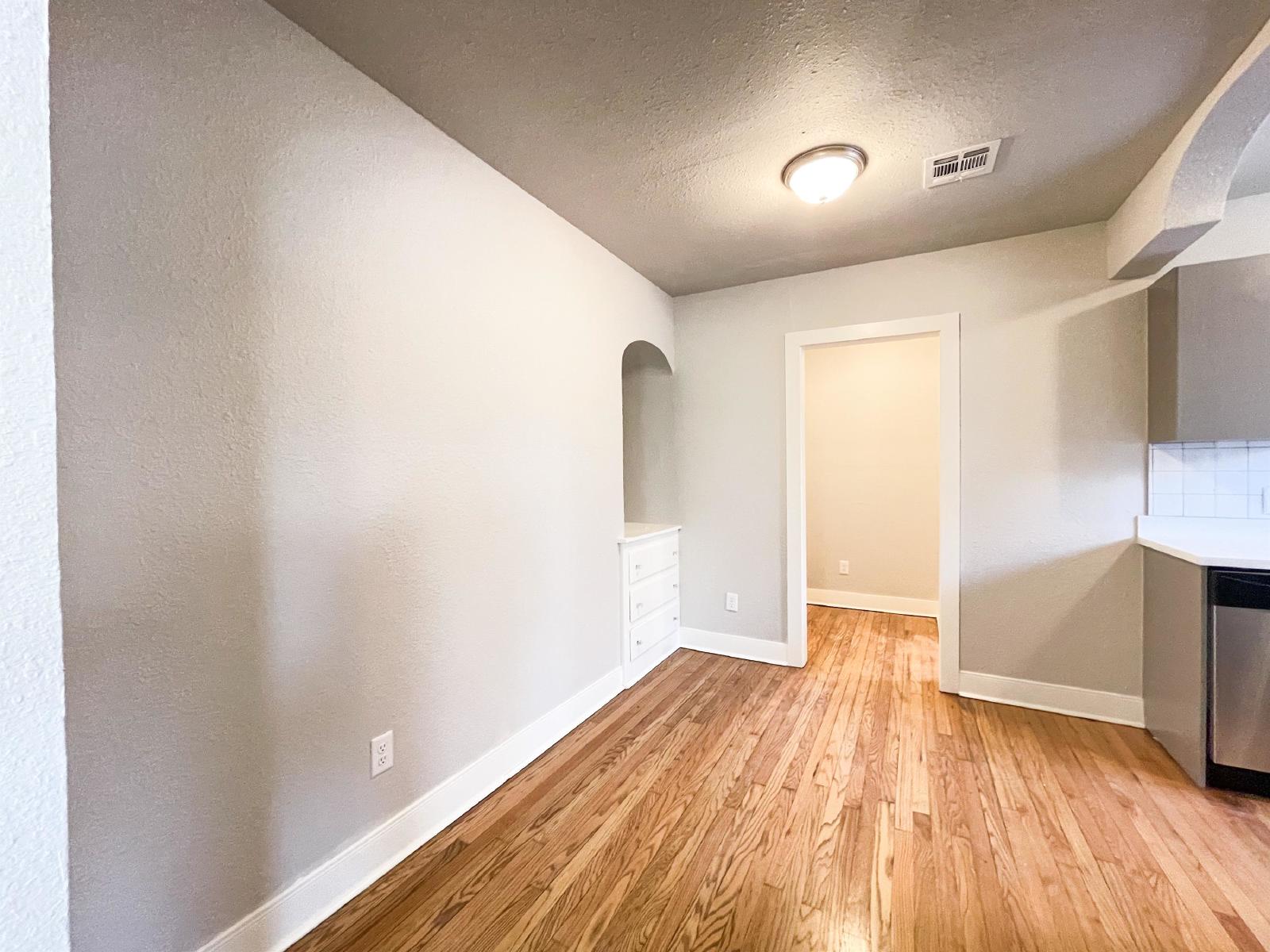 835 East Drive - 8 property image