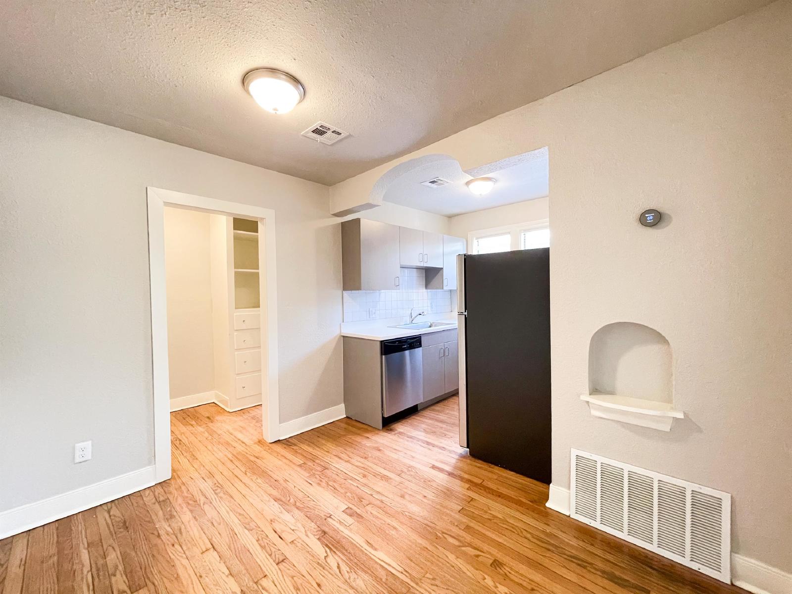 835 East Drive - 8 property image