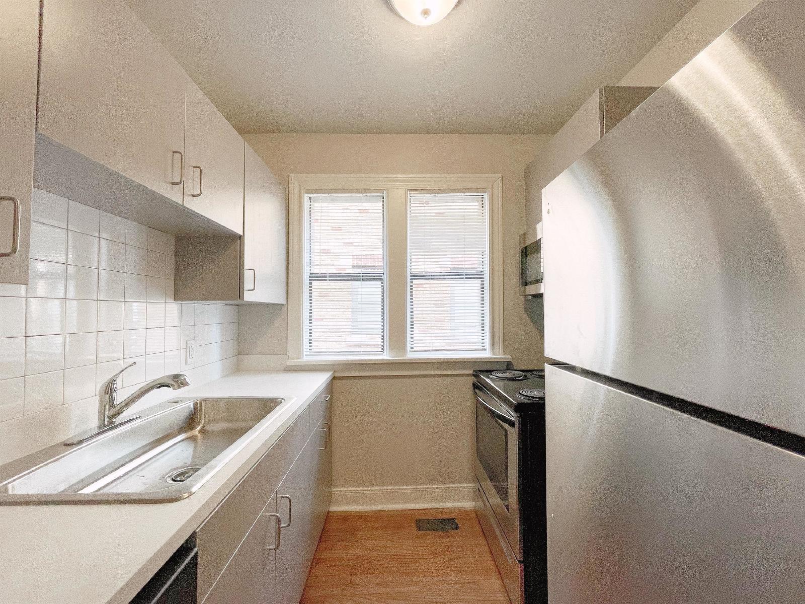 835 East Drive - 8 property image