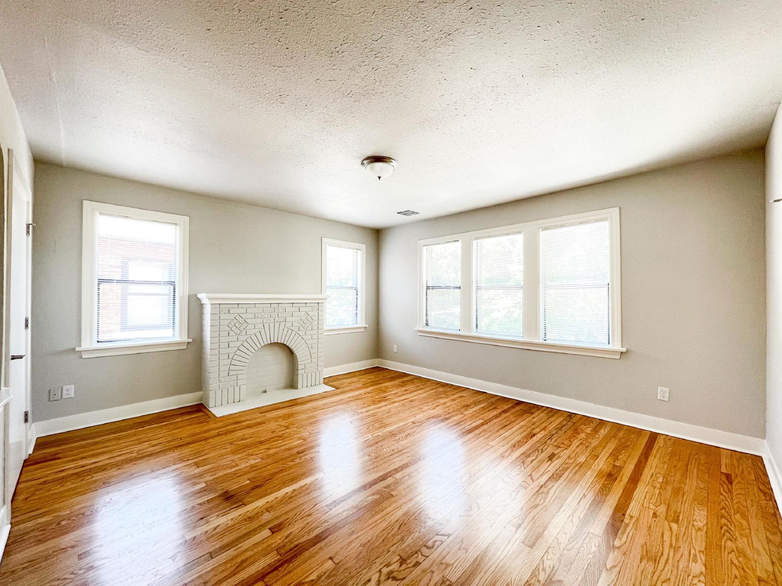 835 East Drive - 8 property image