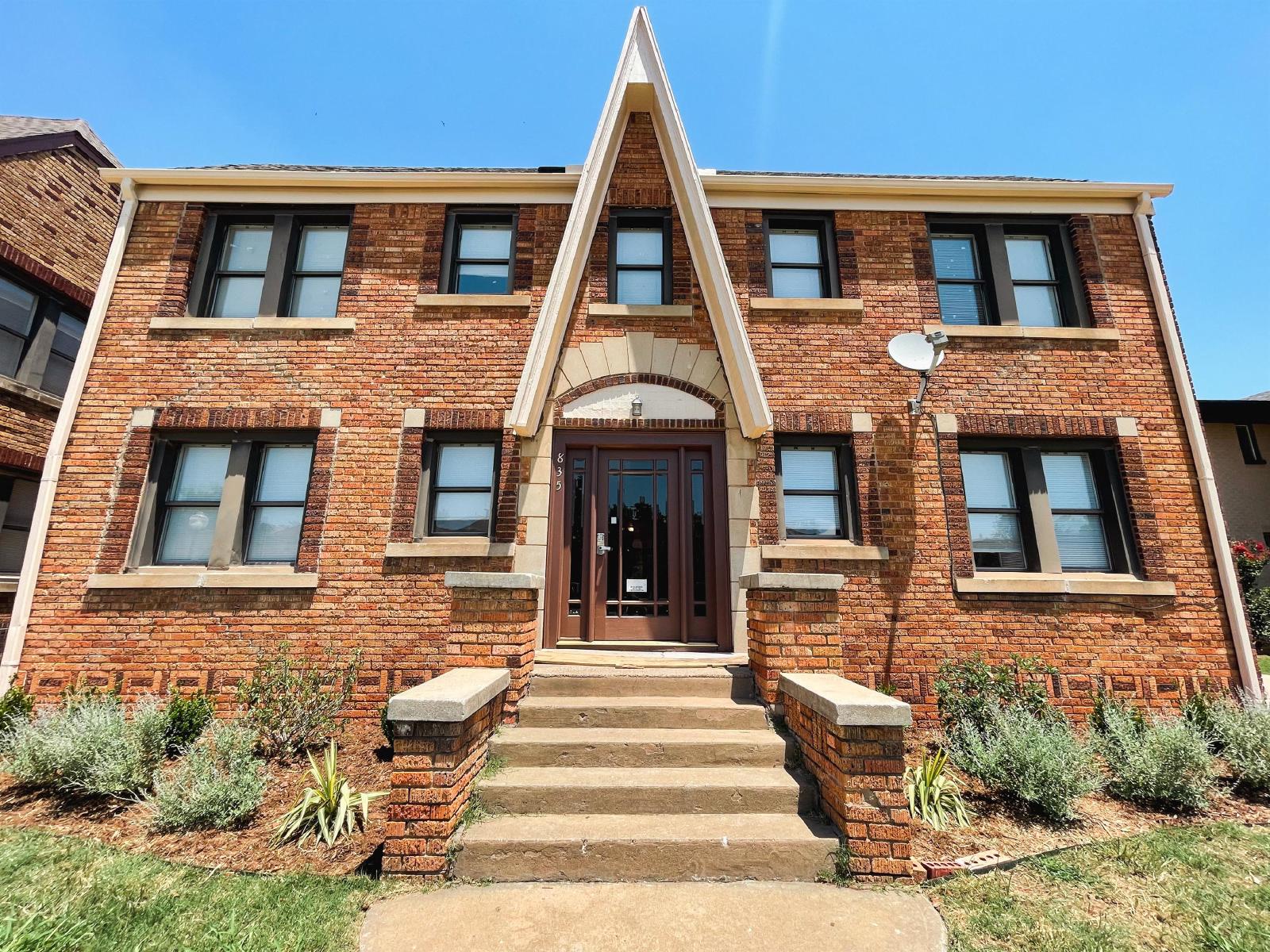 835 East Drive - 8 property image