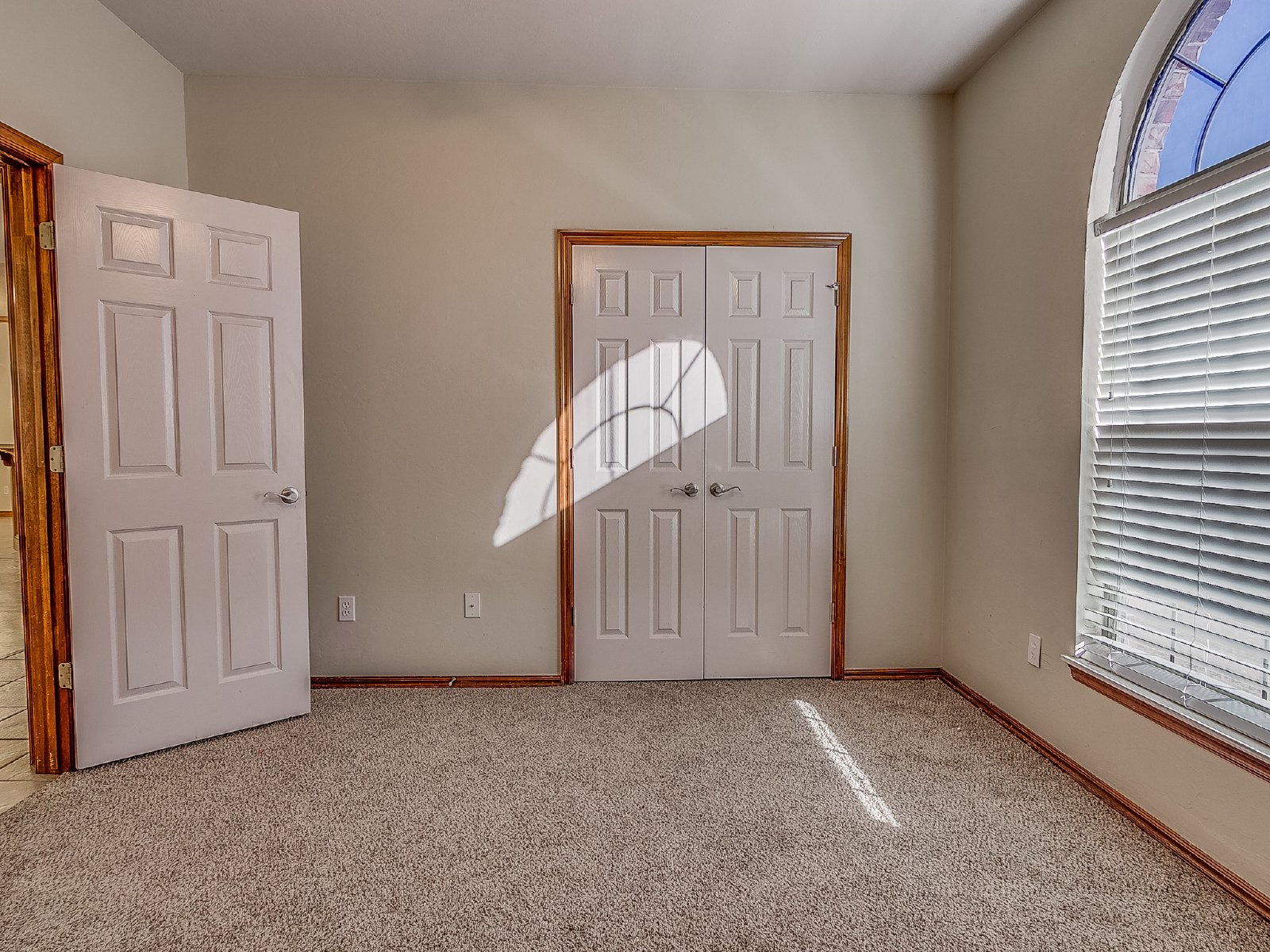 901 Northeast 26th Ct. - 1 property image