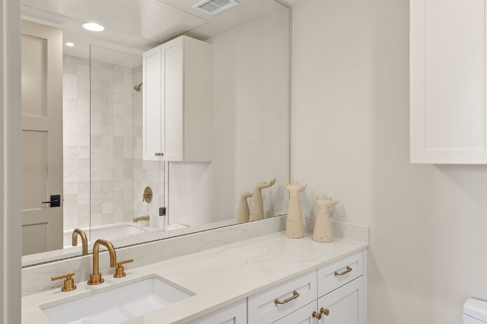 1303 North Dewey Avenue - 1 property image