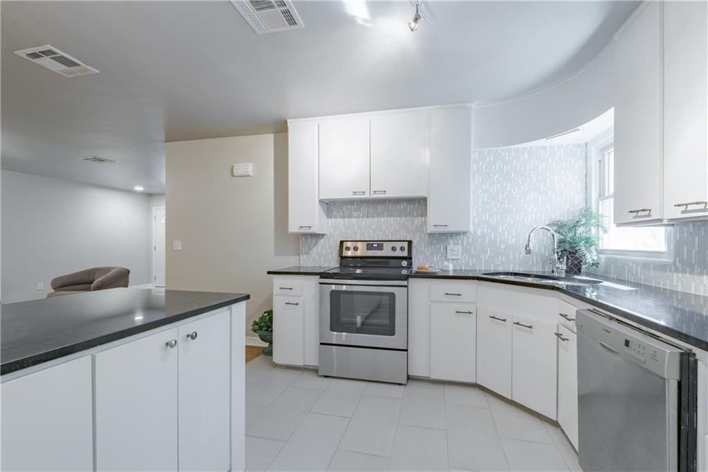 4713 North Harvey Parkway - 1 property image