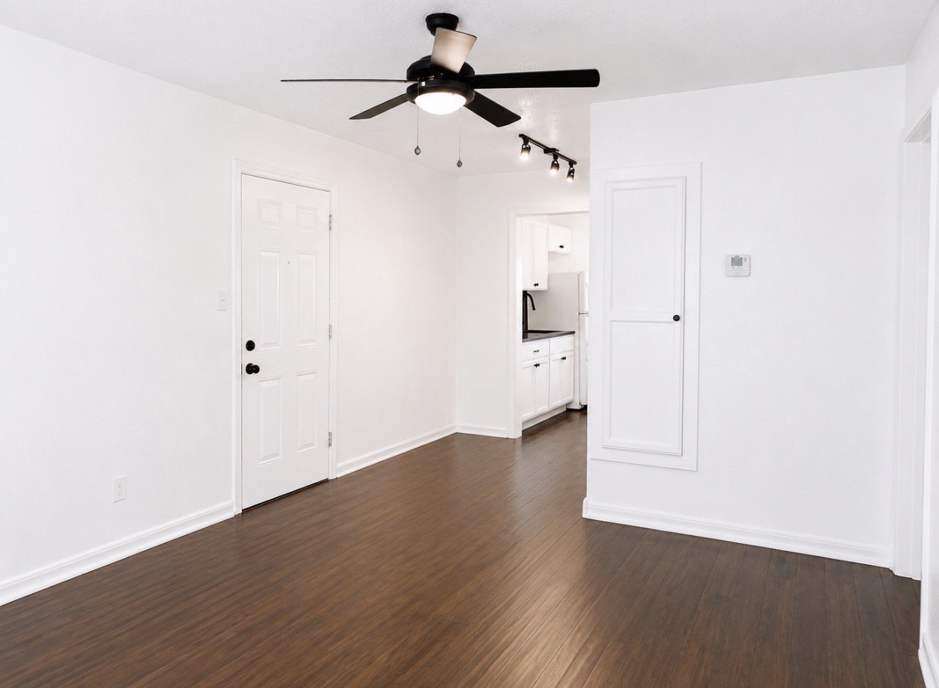 1722 N Lindsay Ave - 3 property image