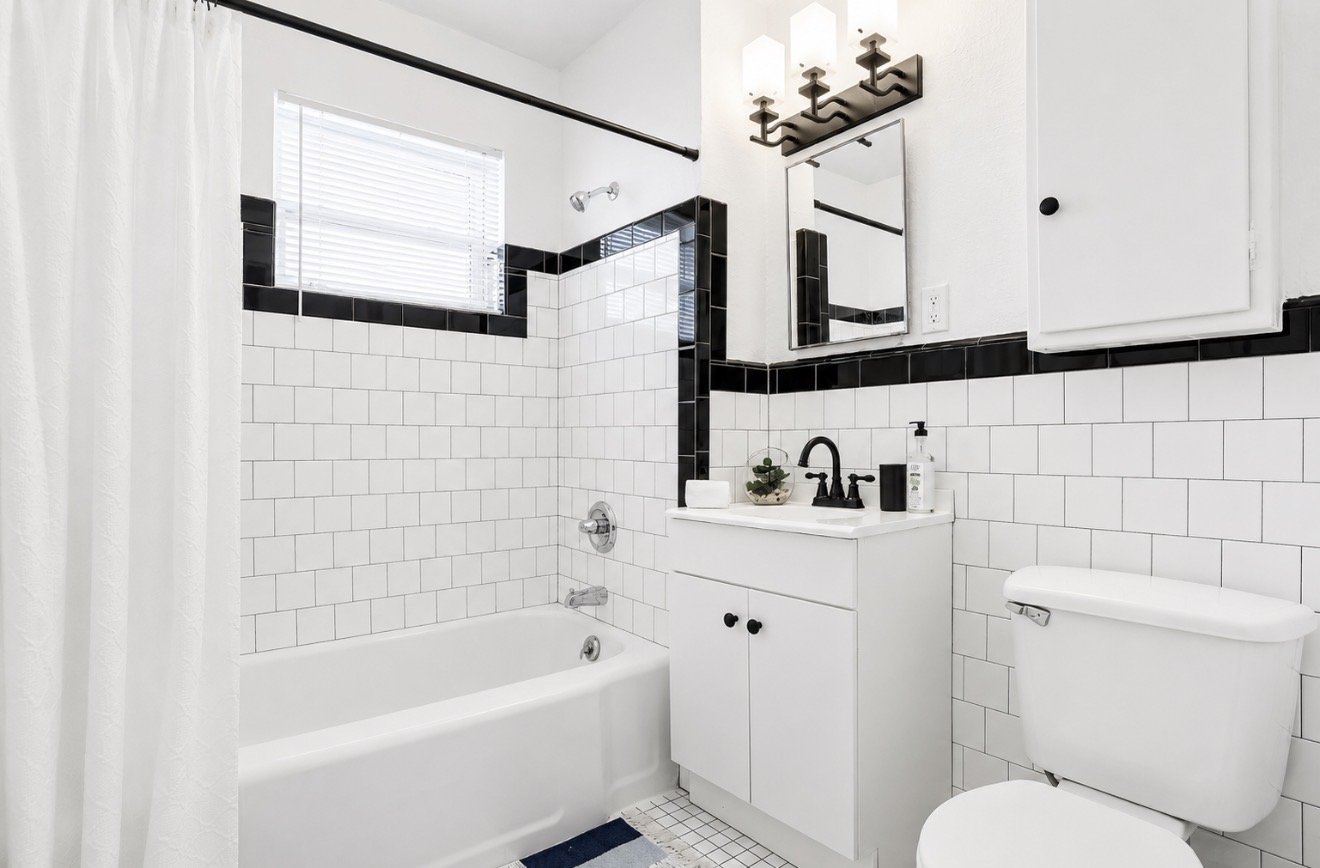 1714 N Lindsay Ave - 2 property image