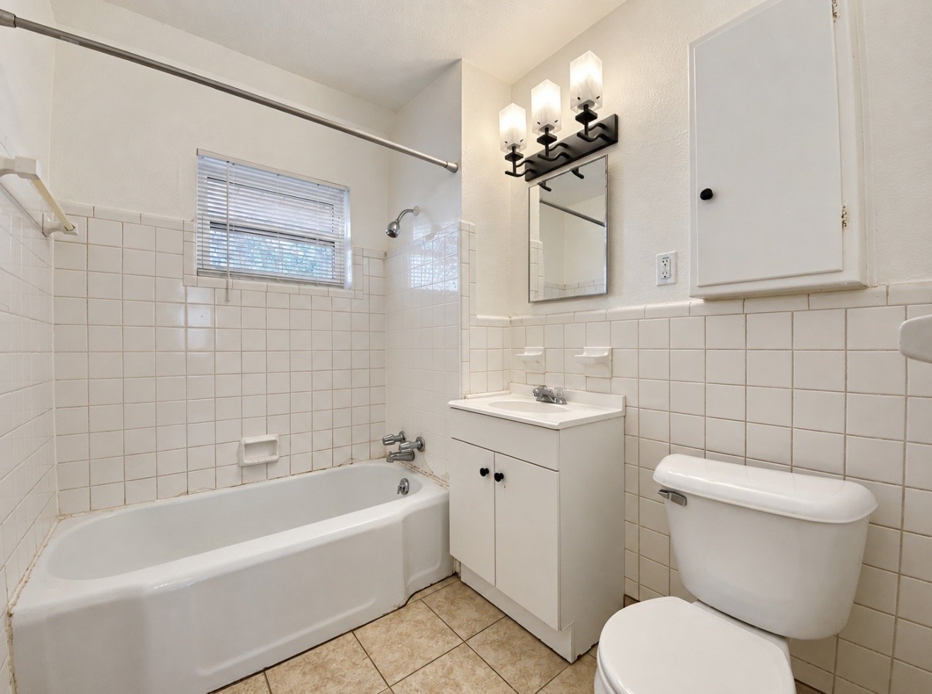 1714 N Lindsay Ave - 6 property image