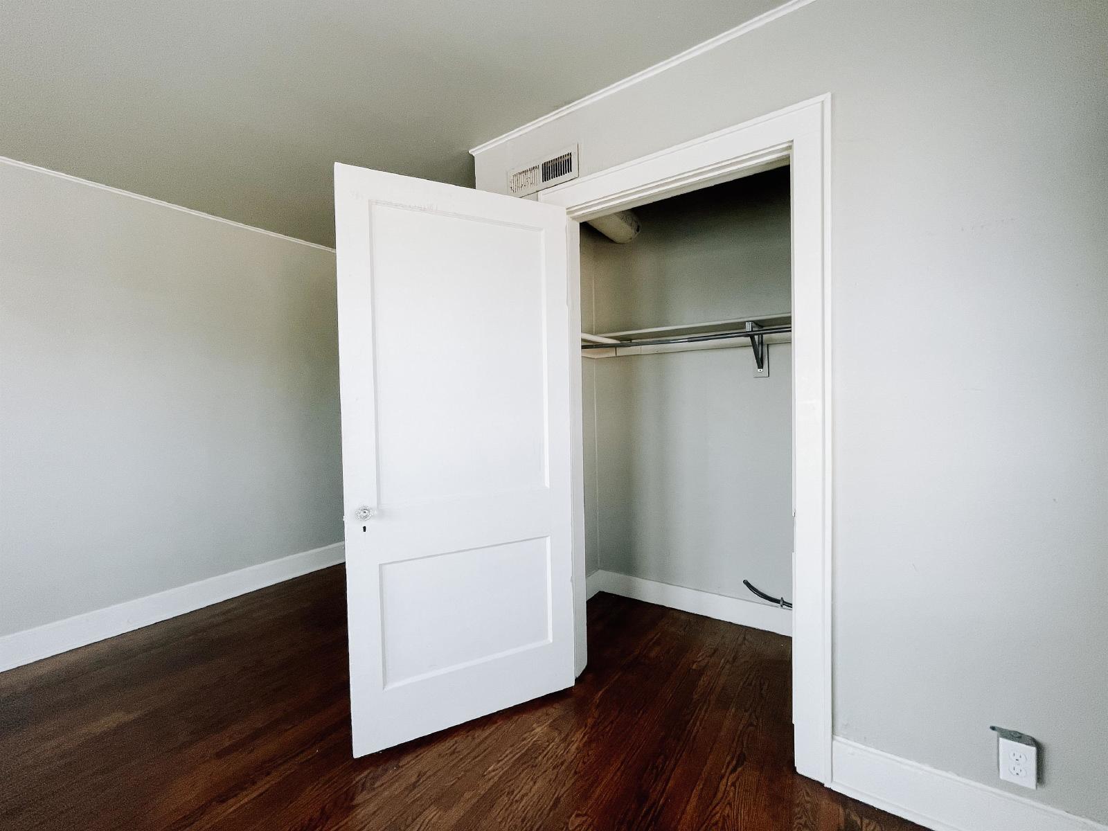 Florence Apartments - 02 property image