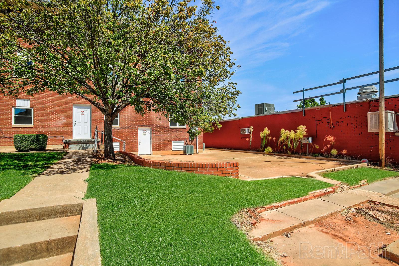 1722 N Lindsay Ave - 3 property image